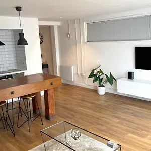  Apartment Spacious Industrial Style