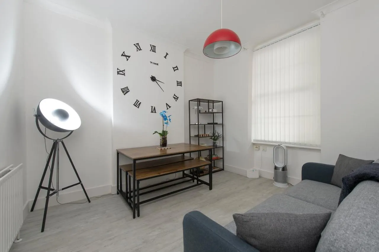 Tower Bridge Exclusive Two Bedroom Apartment London