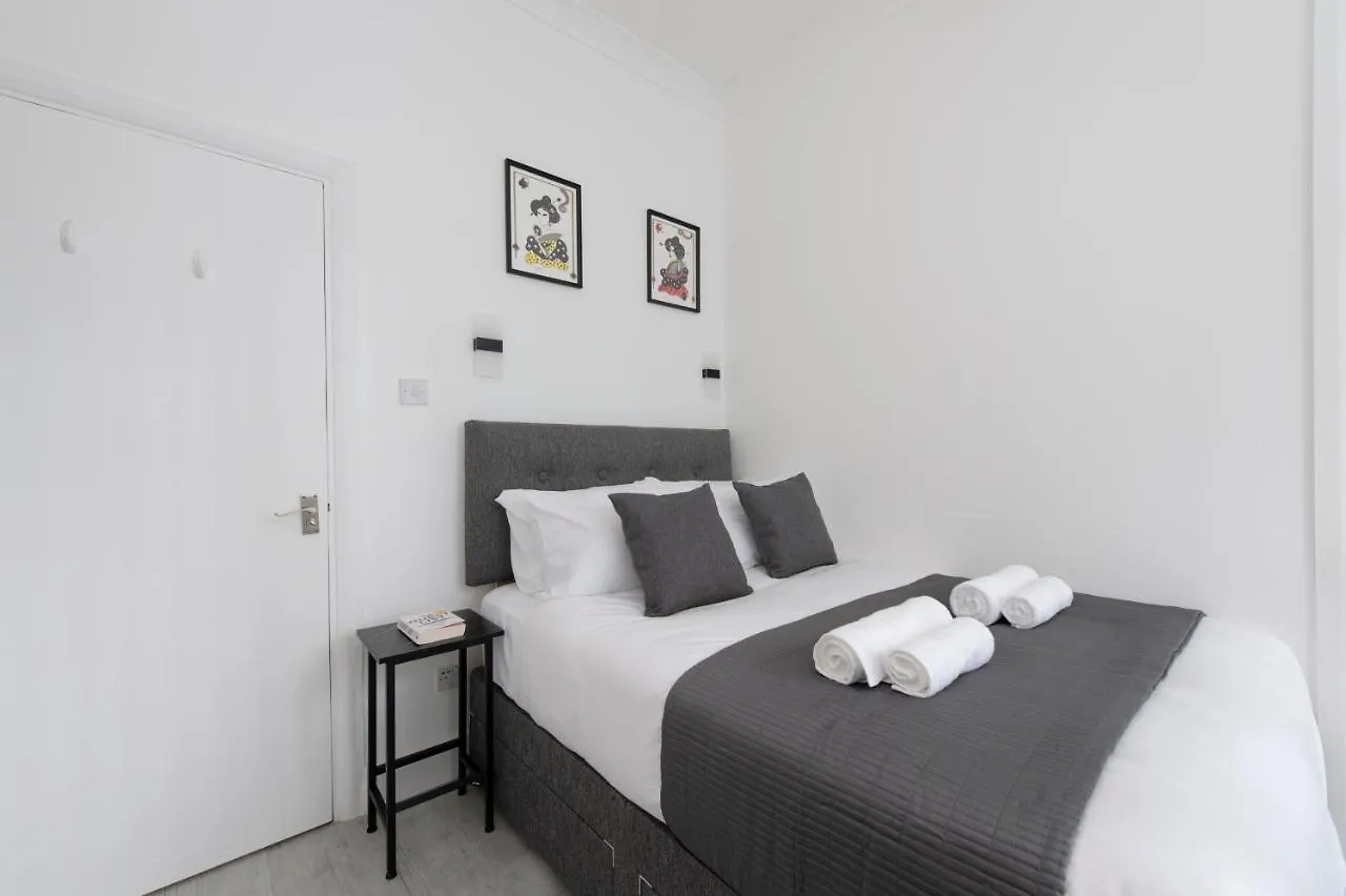 Tower Bridge Exclusive Two Bedroom Apartment London